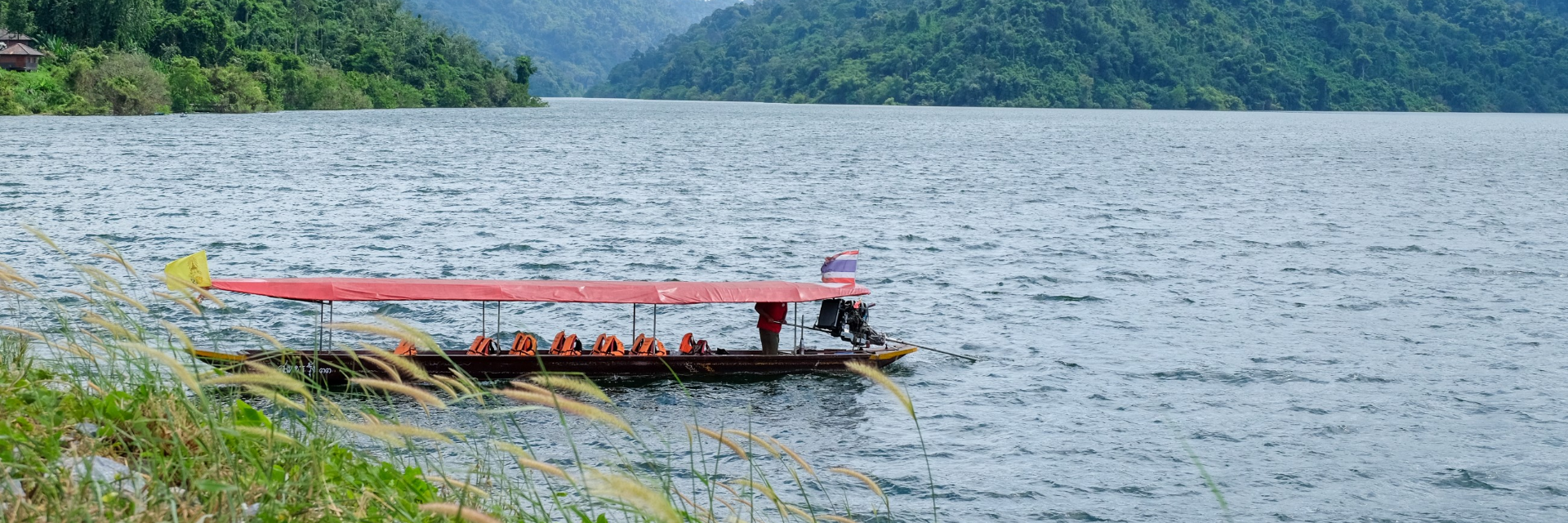 ยกเว้นการตรวจลงตราให้กับนักท่องเที่ยวชาวจีน และชาวคาซัคสถาน