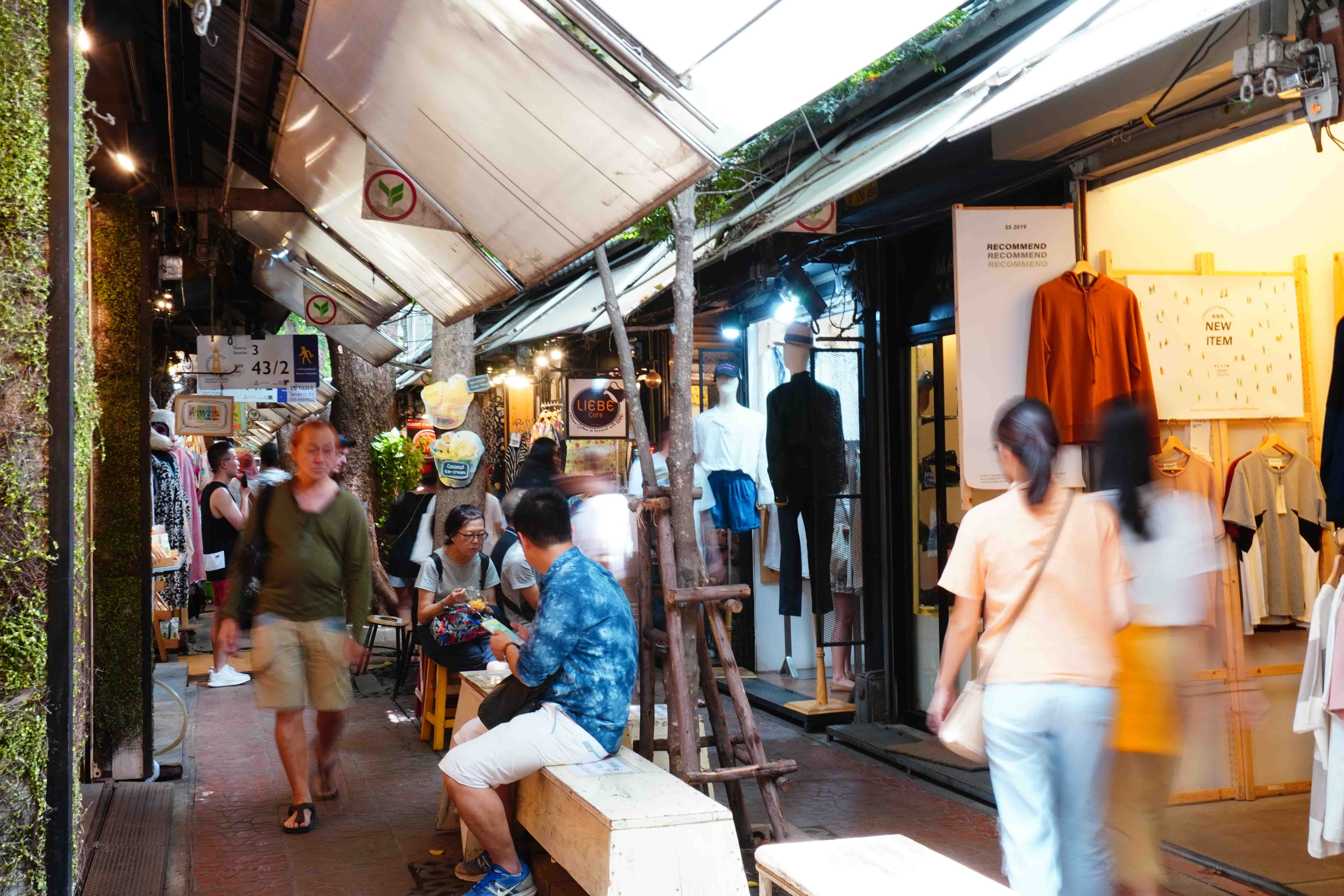 How To Survive Chatuchak Market in Bangkok