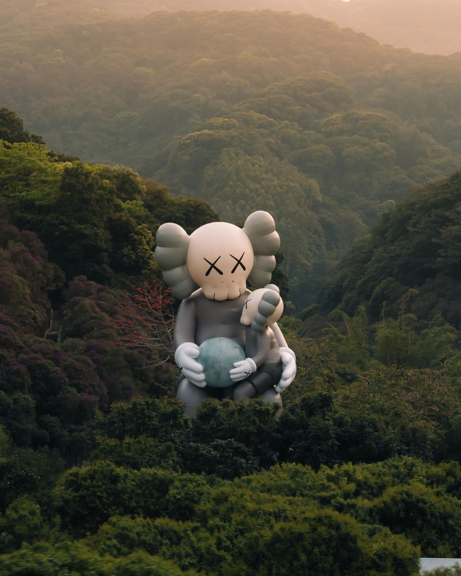 Immerse yourself in an iconic art experience KAWS HOLIDAY THAILAND at the heart of Sanam Luang