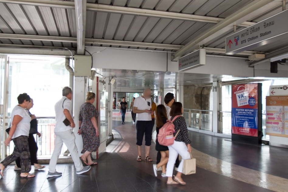 [Photos] Tourists are out and about in Bangkok as usual