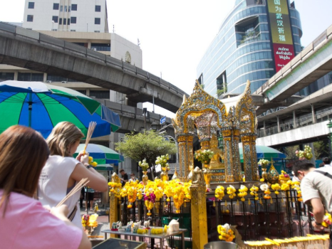 [Photos] Tourists are out and about in Bangkok as usual