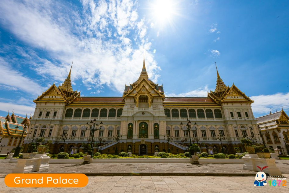 Dressing to Visit Royal Palaces in Thailand?