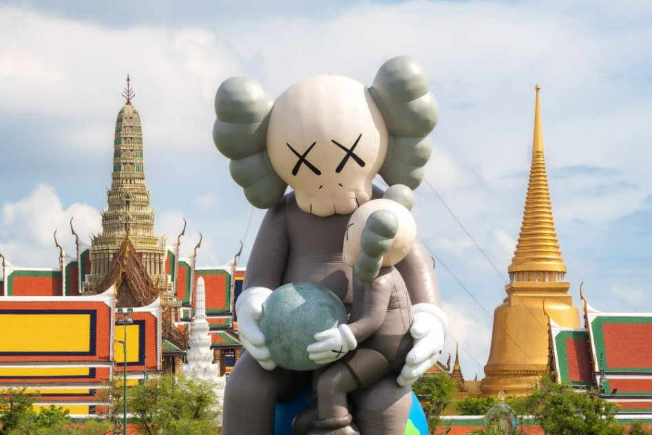 ✨KAWS HOLIDAY THAILAND✨