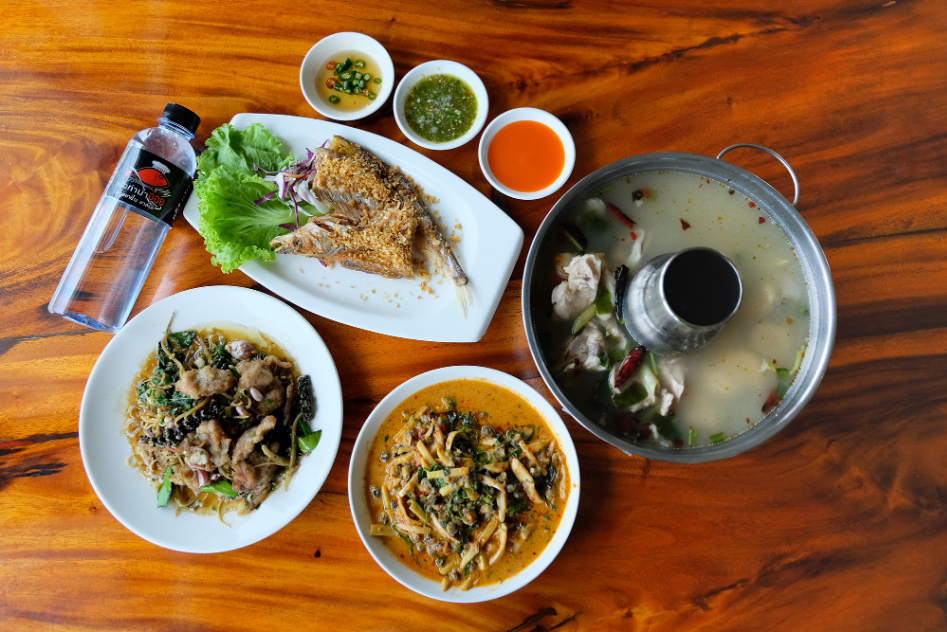 4 Popular Restaurants in Pak Nam Pho (Nakhon Sawan)