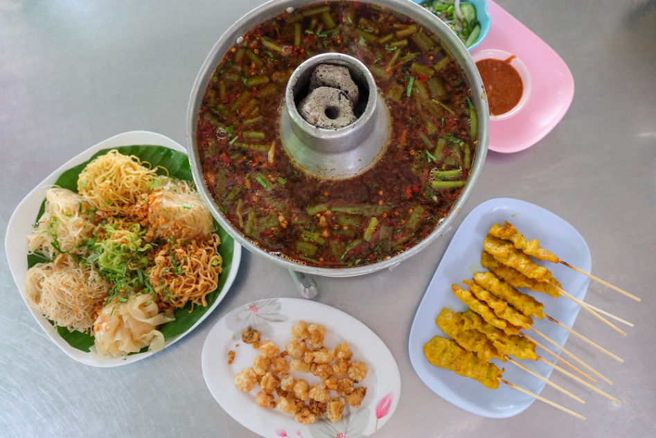 4 Popular Restaurants in Pak Nam Pho (Nakhon Sawan)