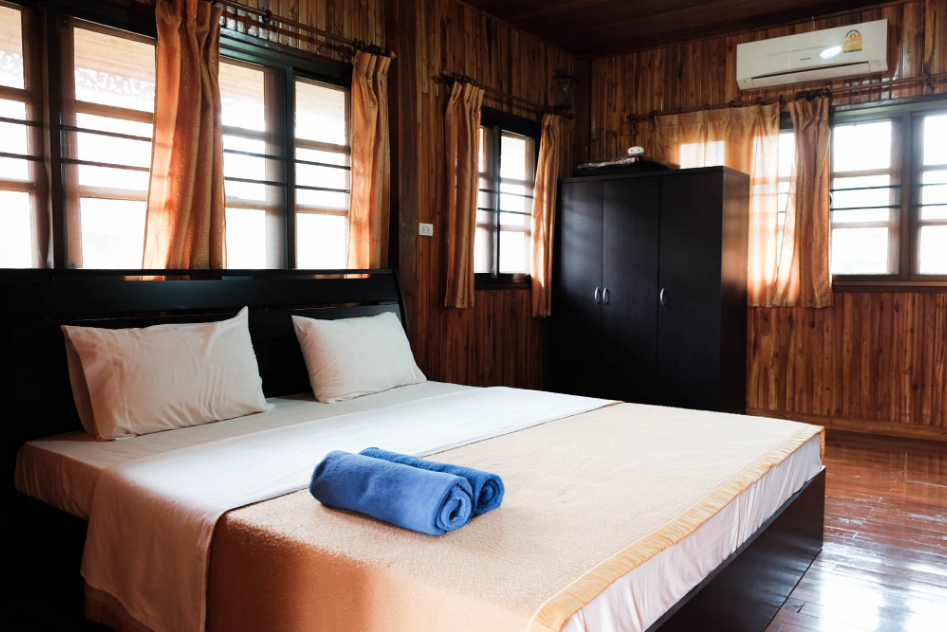 2 styles of accommodation in Surin for comfortable and convenient travel
