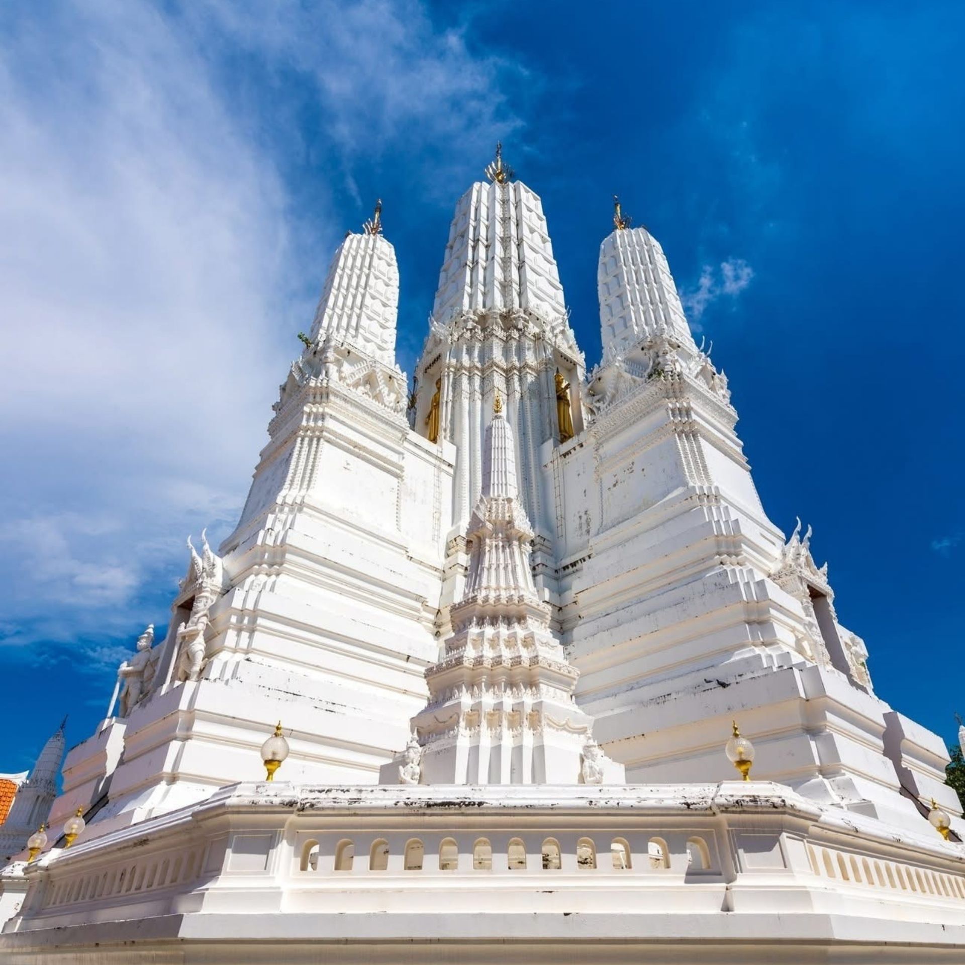 Discover 9 Sacred Mahathat Temples for Blessings
